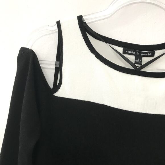 Cable & Gauge Black & Ivory Colorblock Long Sleeve Cold Shoulder Sweater - Small - Picture 2 of 9